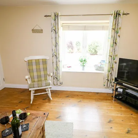 Holiday home Whispering Willows - The Craigtown