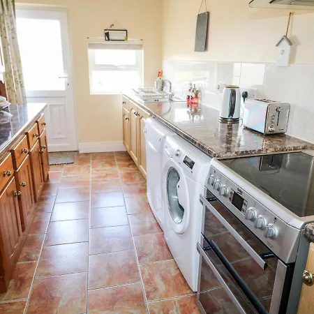 Whispering Willows - The Holiday home Craigtown