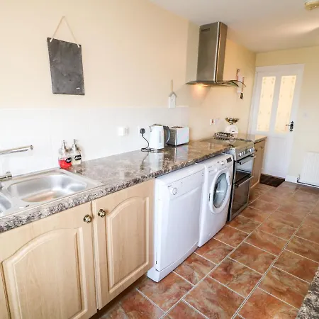 Whispering Willows - The Holiday home Craigtown